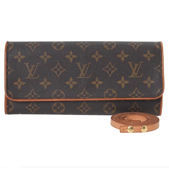 Louis Vuitton Handbags - 😍Louis Vuitton Pochette Twin😍